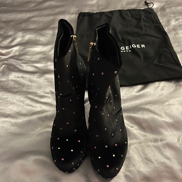 Kurt Geiger London Spear Stud Black Platform Booties Jewel-Tone Studs Size 39 - Picture 3 of 8